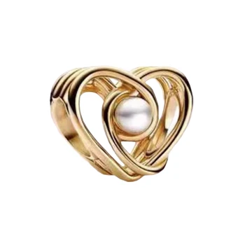 Златното ажурное сърцето и мъниста-шармы от култивирани перли са подходящи за оригинален браслету Пандора, ювелирному подарък за момичетата 