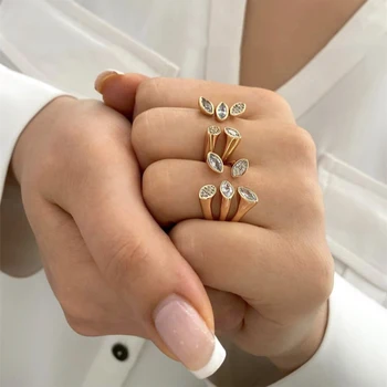 2024 Nwe Слънчеви пръстени от неръждаема стомана с позлатени с 18 карата за жени, инкрустиран естествен камък в кух метален пръстен с текстура, мода декорация