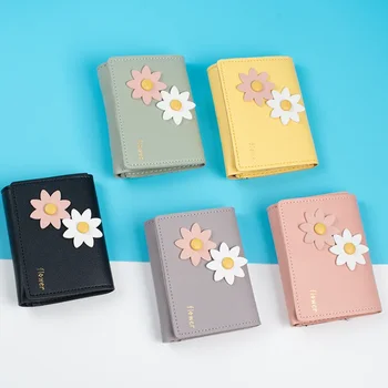 Нов кратък жена портфейл Small Daisy Small Ins, сгъваема чанта за карти, лесна корейската версия на портфейл за монети с голям капацитет
